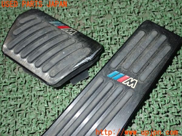 3UPJ=9235880630]BMW 320i グランツーリスモ(3X20 F34)前期 社外 ペダルカバー アクセル ブレーキ フットレスト 難有 中古_5