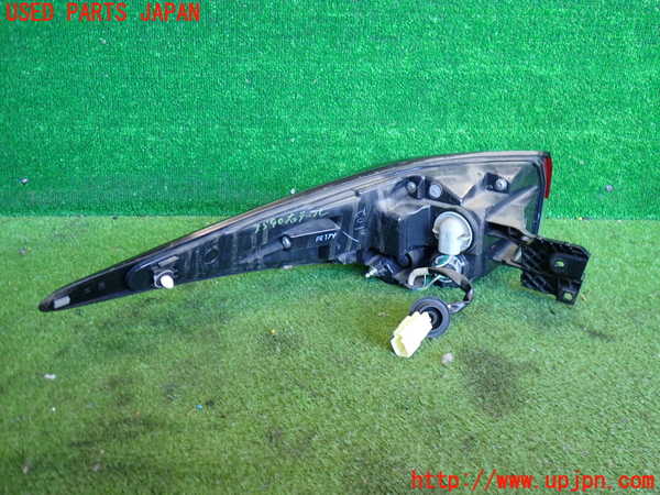 2UPJ-9235901530]アウトランダーPHEV(GN0W)右テールランプ 中古_3