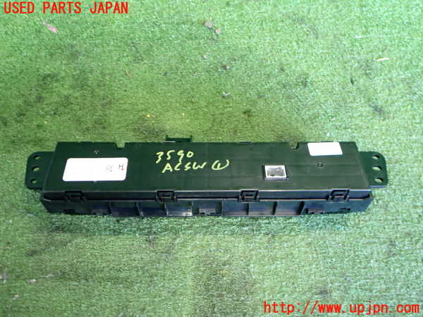 2UPJ-9235906066]アウトランダーPHEV(GN0W)エアコンスイッチ1 中古_2