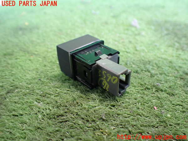 2UPJ-9235906312]アウトランダーPHEV(GN0W)スイッチ7 (トランク) 中古_2