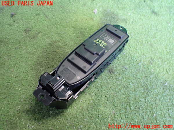 2UPJ-9235906240]アウトランダーPHEV(GN0W)右前パワーウィンドウスイッチ 中古_2