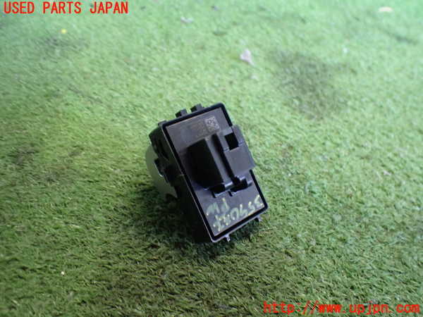 2UPJ-9235906245]アウトランダーPHEV(GN0W)左前パワーウィンドウスイッチ 中古_2