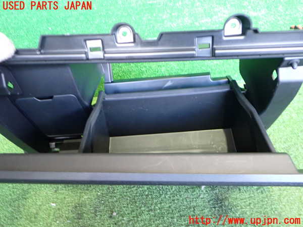 2UPJ-9235907516]アウトランダーPHEV(GN0W)グローブボックス1 中古_2