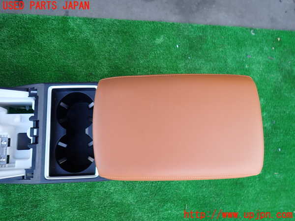 2UPJ-9235907540]アウトランダーPHEV(GN0W)センターコンソール 中古_3