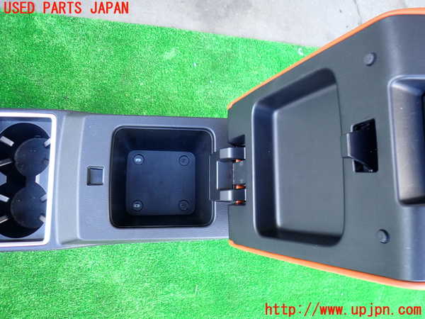 2UPJ-9235907540]アウトランダーPHEV(GN0W)センターコンソール 中古_4