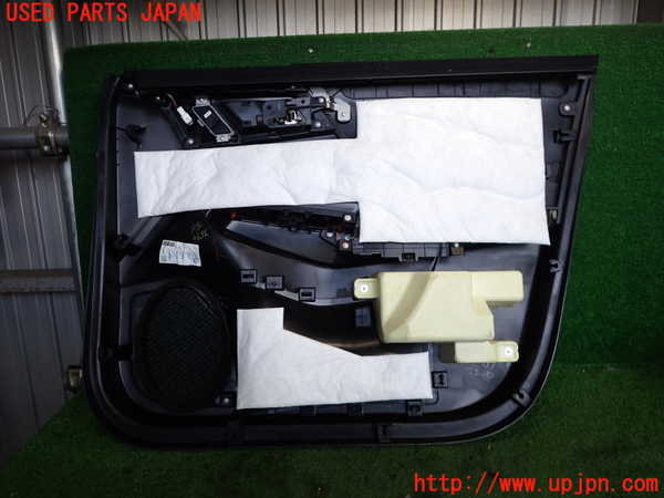 2UPJ-9235901264]アウトランダーPHEV(GN0W)左前ドア内張り 中古_3