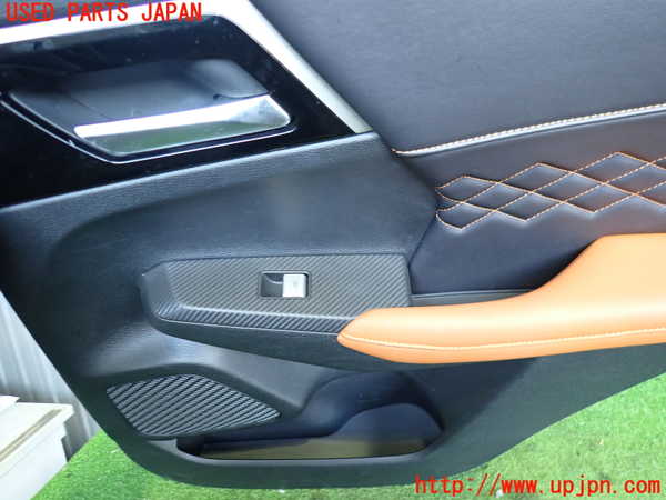 2UPJ-9235901294]アウトランダーPHEV(GN0W)右後ドア内張り 中古_2