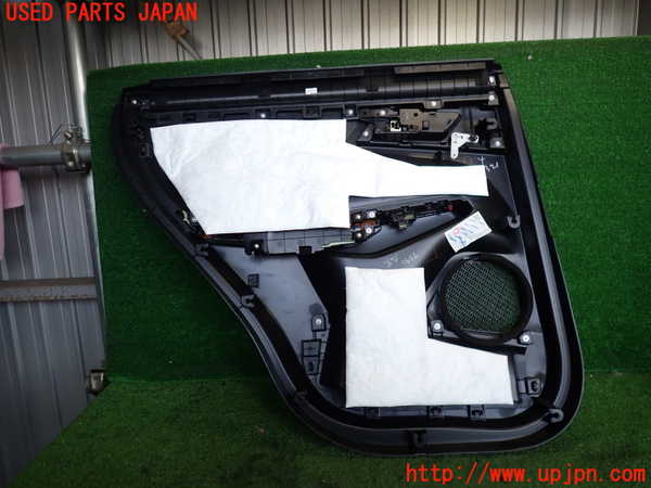 2UPJ-9235901294]アウトランダーPHEV(GN0W)右後ドア内張り 中古_3