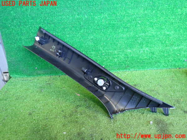 2UPJ-9235907655]アウトランダーPHEV(GN0W)右フロントピラートリム 中古_2