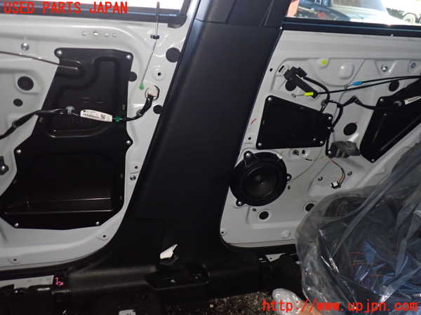 2UPJ-9235907665]アウトランダーPHEV(GN0W)右センターピラートリム 中古_3