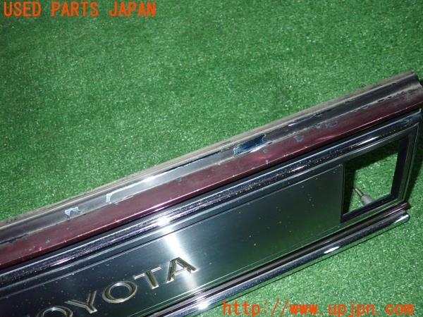 3UPJ=9235910012]センチュリー Dタイプ(VG40)純正 リアガーニッシュ リアフィニッシャー 中古_3