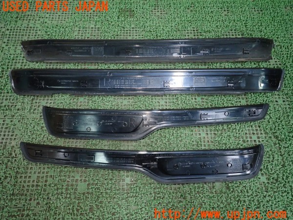3UPJ=9235940616]BMW アルピナ D3 ビターボ リムジン(3N1A E90系)純正 スカッフプレート 中古_5