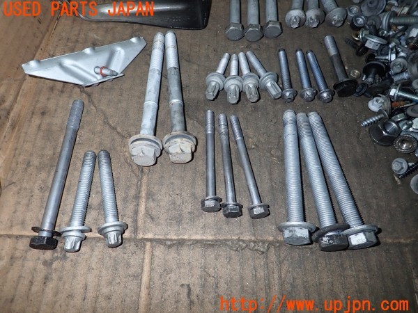 3UPJ=9235940720]BMW アルピナ D3 ビターボ リムジン(3N1A E90系)ネジ・ナット・ステー類 セット ジャンク_3