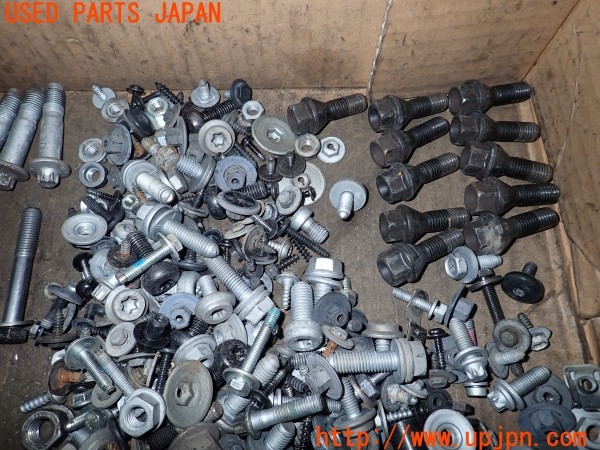 3UPJ=9235940720]BMW アルピナ D3 ビターボ リムジン(3N1A E90系)ネジ・ナット・ステー類 セット ジャンク_4