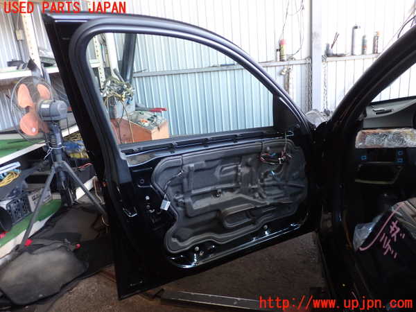 2UPJ-9235941260]BMWアルピナ・D3 ビターボ リムジン(3N1A)(E90)左前ドア (PILKINGTON 43R-001582 M3240) 中古_4