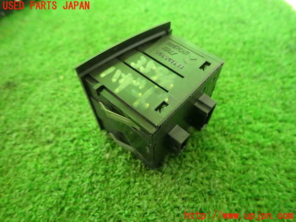 2UPJ-9235946290]BMWアルピナ・D3 ビターボ リムジン(3N1A)(E90)ハザードスイッチ 中古_2