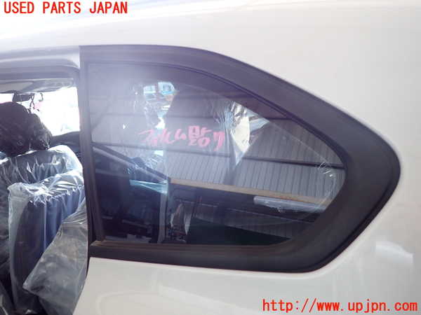 2UPJ-9235951382]BMW X1(AD20)左クォーターガラス 中古 (F48)_2