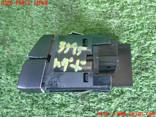 2UPJ-9235956290]BMW X1(AD20)ハザードスイッチ 中古 (F48)_2