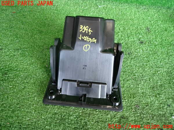 2UPJ-9235957841]BMW X1(AD20)小物入れ1 中古 (F48)_2