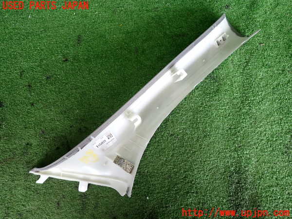 2UPJ-9235957660]BMW X1(AD20)左フロントピラートリム 中古 (F48)_4