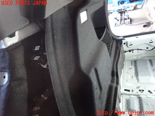 2UPJ-9235957675]BMW X1(AD20)右リアピラートリム 中古 (F48)_4