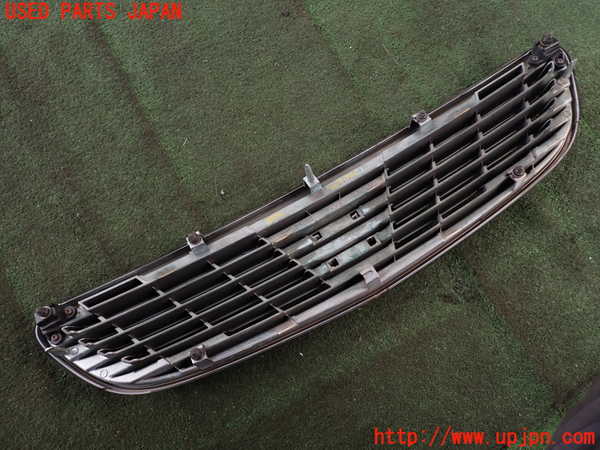 2UPJ-9235961050]セフィーロ(A33)ラジエターグリル 中古_3