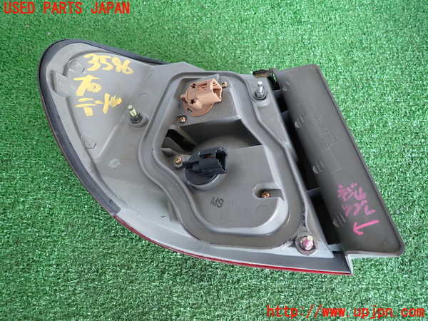 2UPJ-9235961530]セフィーロ(A33)右テールランプ 中古_2