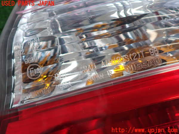 2UPJ-9235961530]セフィーロ(A33)右テールランプ 中古_4