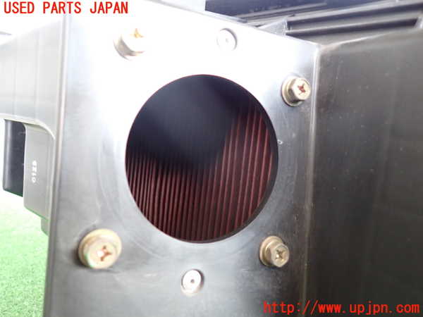 2UPJ-9235962560]セフィーロ(A33)エアクリーナーボックス 中古_3