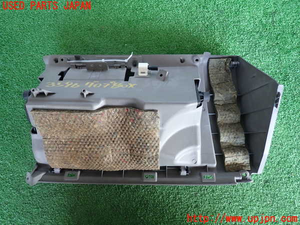 2UPJ-9235967516]セフィーロ(A33)グローブボックス1 中古_3