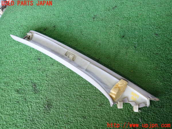 2UPJ-9235977655]ベンツ S350(221057)(W221)右フロントピラートリム 中古_4