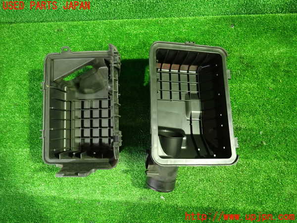 1UPJ-9235982560]デリカD：5(CV5W)エアクリーナーボックス 中古_2