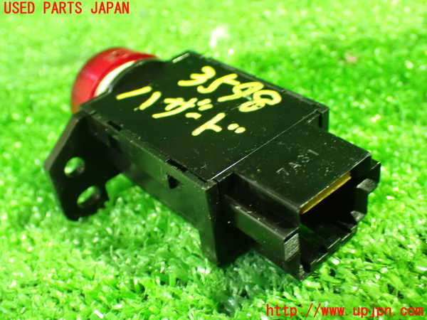 1UPJ-9235986290]デリカD：5(CV5W)ハザードスイッチ 中古_2