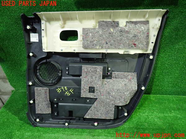 1UPJ-9235981264]デリカD：5(CV5W)左前ドア内張り 中古_3
