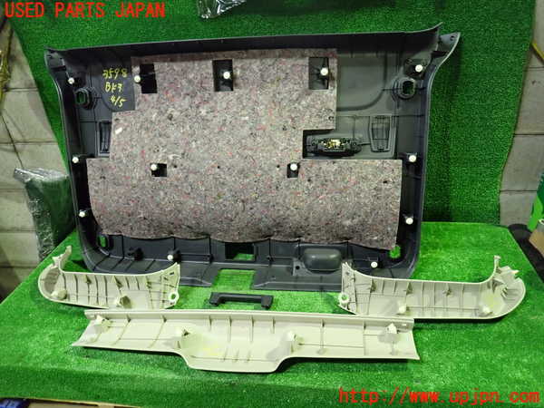 1UPJ-9235981578]デリカD：5(CV5W)バックドア内張り 中古_5