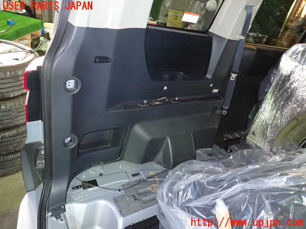 1UPJ-9235987680]デリカD：5(CV5W)左リアピラートリム 中古_4