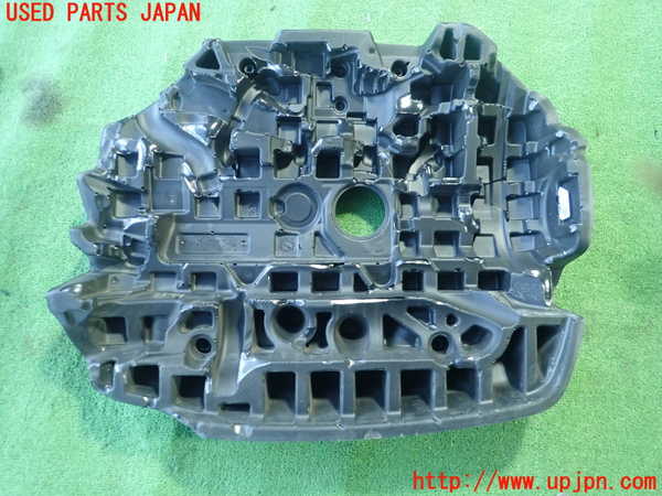 1UPJ-9235992160]ボルボ・V40 クロスカントリー(MB420XC)エンジンアッパーカバー 中古_2