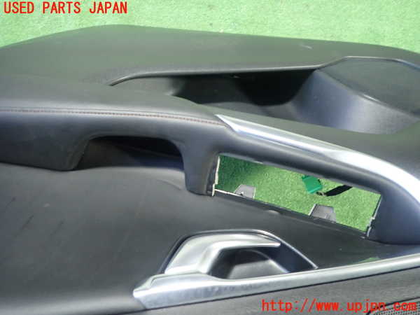 1UPJ-9235991234]ボルボ・V40 クロスカントリー(MB420XC)右前ドア内張り 中古_2