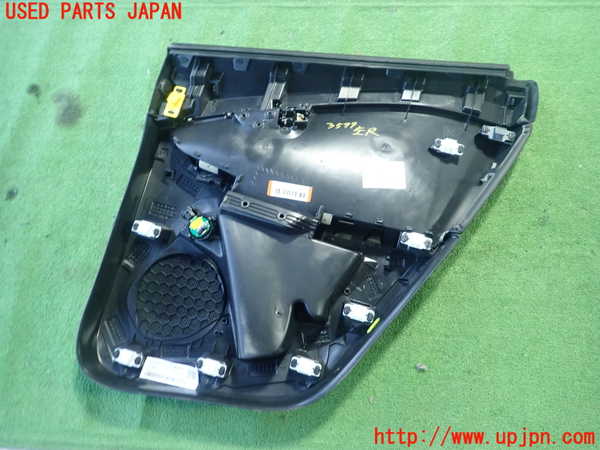 1UPJ-9235991324]ボルボ・V40 クロスカントリー(MB420XC)左後ドア内張り 中古_3