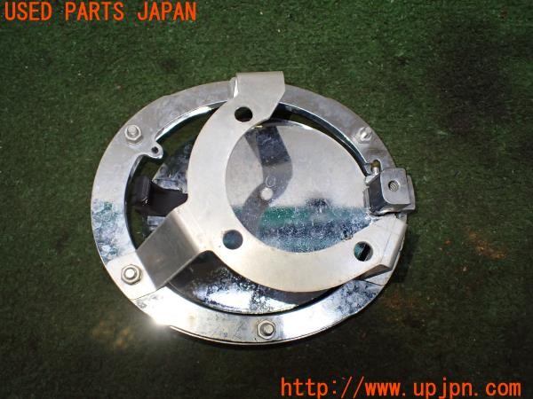 3UPJ=9236010012]ロードスター Sスペシャル(NA6CE)後期 社外 フューエルリッド 給油口 蓋 メッキ 中古_4