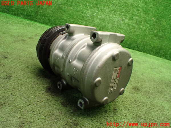 1UPJ-9236016025]ロードスター(NA6CE)エアコンコンプレッサー 中古_2