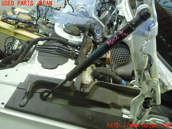 1UPJ-9236021068]アウディ・A5 スポーツバック(F5CVKL)ボンネットダンパー 中古_2