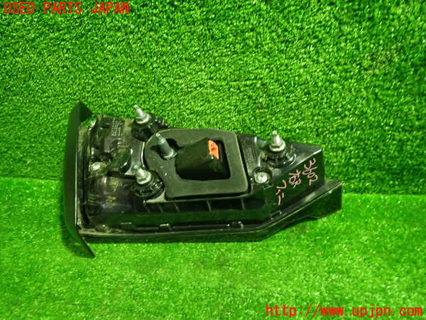 1UPJ-9236021550]アウディ・A5 スポーツバック(F5CVKL)右リアフィニッシャー 中古_3