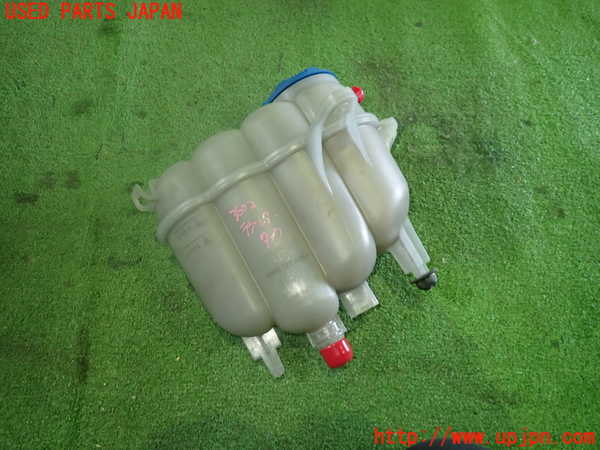 1UPJ-9236022410]アウディ・A5 スポーツバック(F5CVKL)ラジエータータンク 中古_3