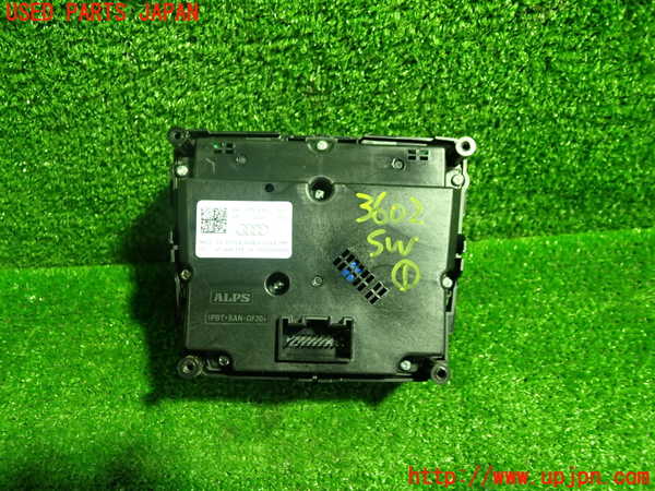 1UPJ-9236026306]アウディ・A5 スポーツバック(F5CVKL)スイッチ1 (オーディオ操作) 中古_3