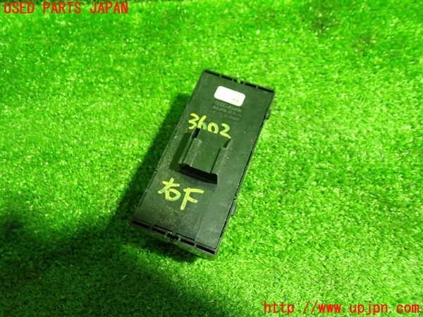 1UPJ-9236026240]アウディ・A5 スポーツバック(F5CVKL)右前パワーウィンドウスイッチ 中古_3