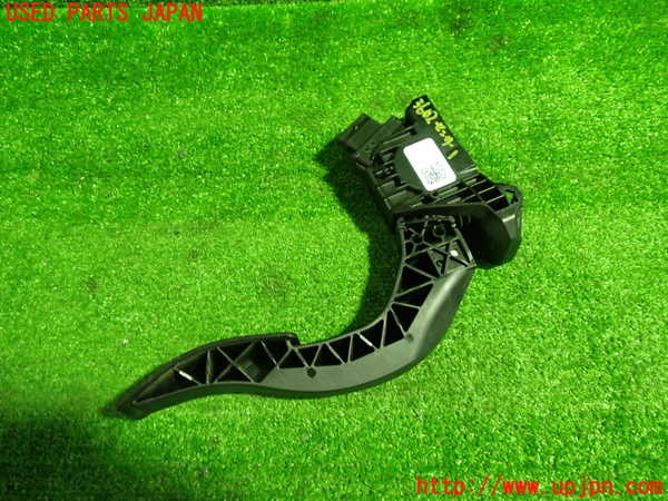 1UPJ-9236026381]アウディ・A5 スポーツバック(F5CVKL)センサー1 (アクセルペダル) 中古_3