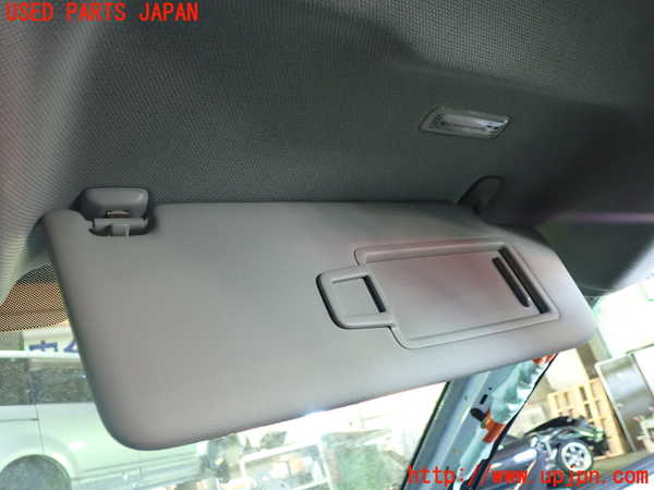 1UPJ-9236027625]アウディ・A5 スポーツバック(F5CVKL)室内サンバイザー右側 中古_2