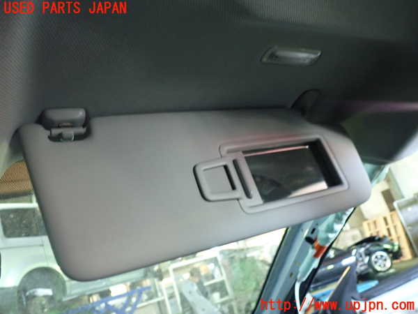 1UPJ-9236027625]アウディ・A5 スポーツバック(F5CVKL)室内サンバイザー右側 中古_3