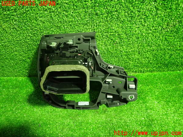 1UPJ-9236027526]アウディ・A5 スポーツバック(F5CVKL)エアコン吹き出し口1 (右) 中古_2